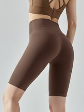 Women's tight shorts, high stretch yoga pants, fitness exercise, running